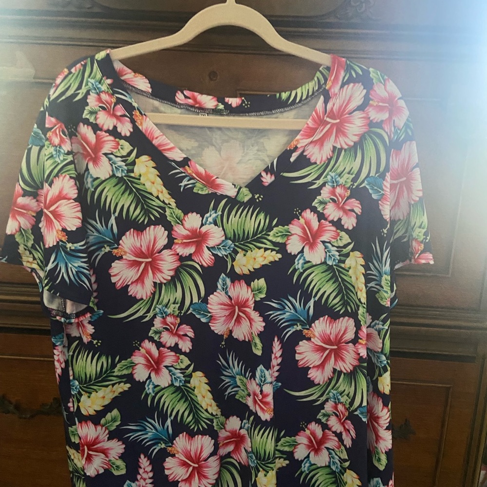 Hawaiian top